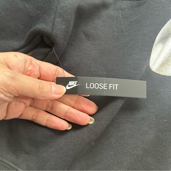 NWT Nike Relaxed Fit Crop Front Signature Hooded Sweatshirt Black XS - Picture 4 of 8